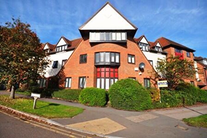 1 Bedroom Flat To Rent In Birchwood Court, Norton Way North, Letchworth Garden City, SG6