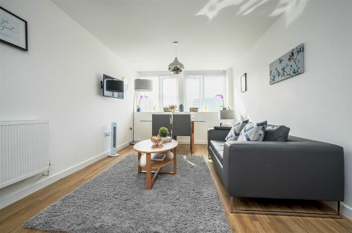 2 Bedroom Property To Rent In Isambard Brunel Road, Portsmouth, PO1