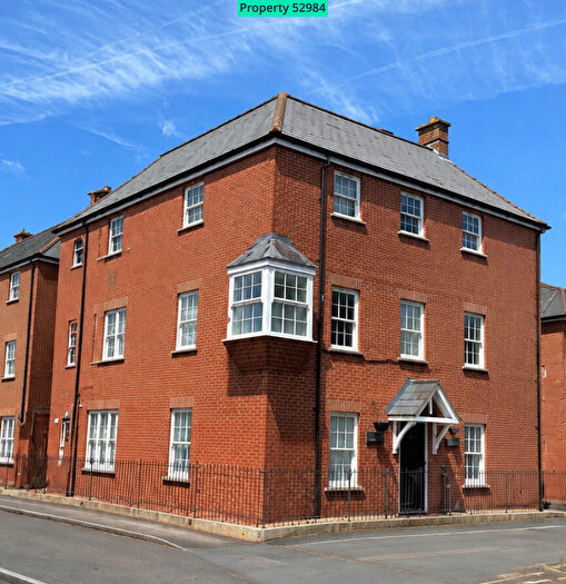 5 Bedroom Terraced House For Sale In Redhouse Way, Swindon, SN25