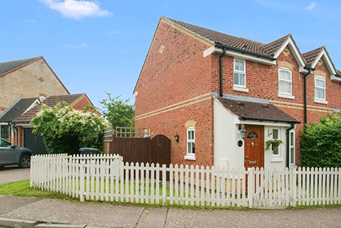 3 Bedroom Semi-Detached House To Rent In Albert Gardens, Harlow, CM17