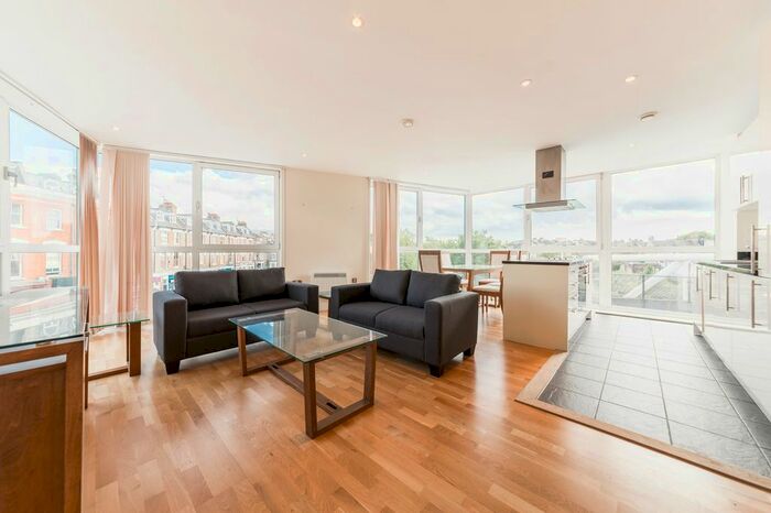 3 Bedroom Flat To Rent In Drayton Park, London, N5