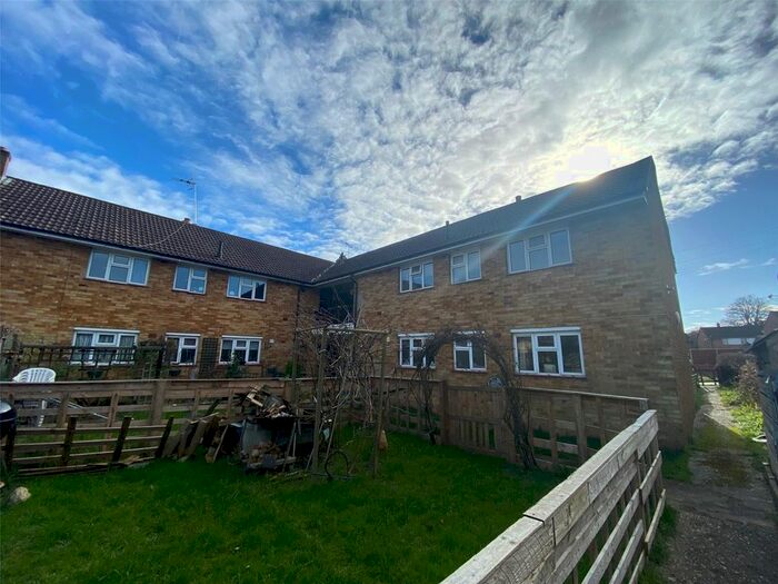 2 Bedroom Maisonette To Rent In New Causeway, Reigate, Surrey RH2