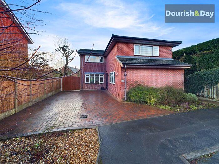4 Bedroom Detached House For Sale In Chestnut Close, Derrington, Stafford, ST18