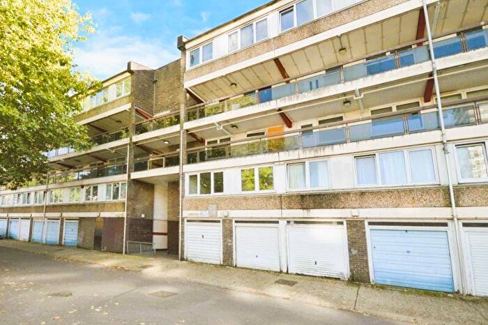 3 Bedroom Duplex To Rent In Burritt Road, Kingston Upon Thames, KT1