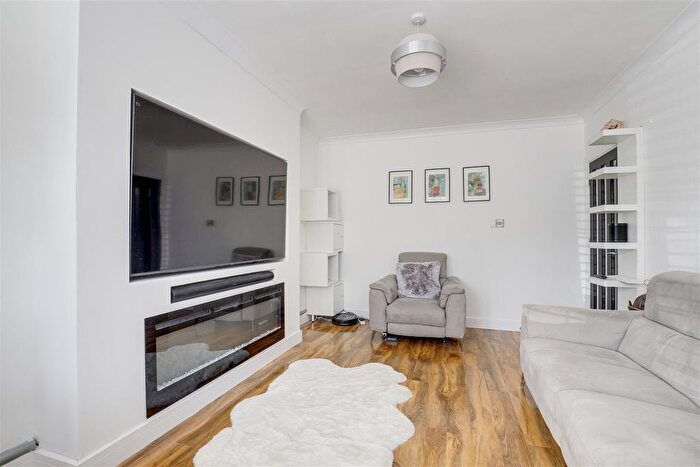 5 Bedroom Detached House For Sale In Greythorn Drive, West Bridgford, Nottinghamshire, NG2
