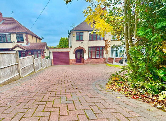 3 Bedroom Semi-Detached House For Sale In Bath Street, Sedgley, DY3