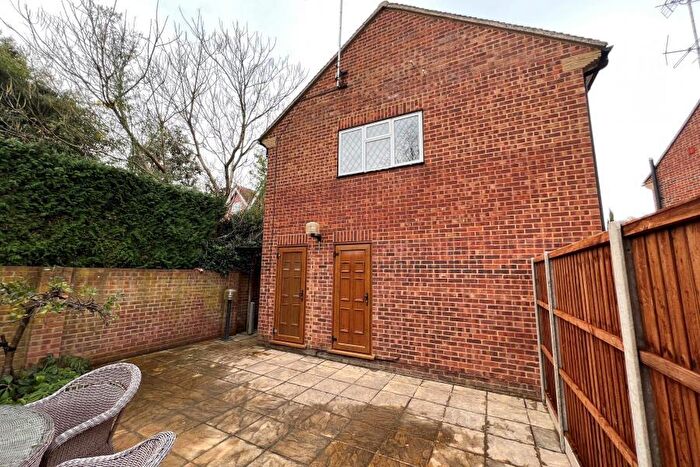 Studio To Rent In Horsell, Woking, GU21