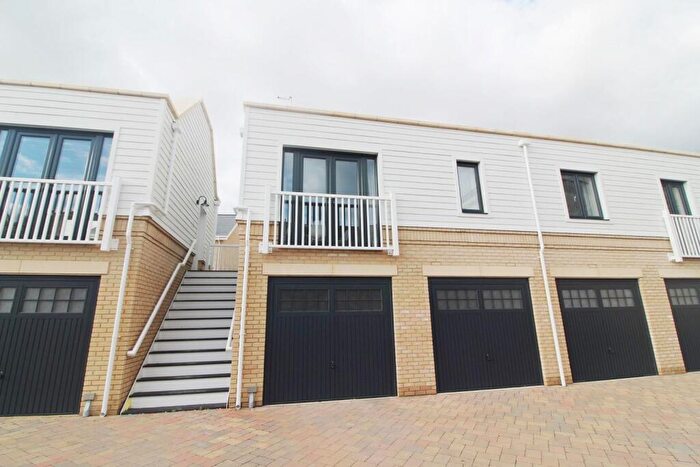 2 Bedroom Mews To Rent In Massachusetts Place, Reading, RG2