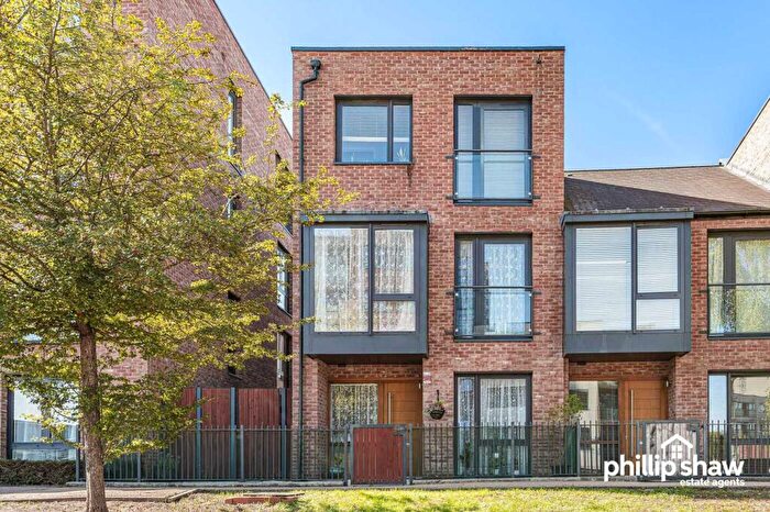 5 Bedroom End Of Terrace House For Sale In Ruskin Parade, Edgware, HA8