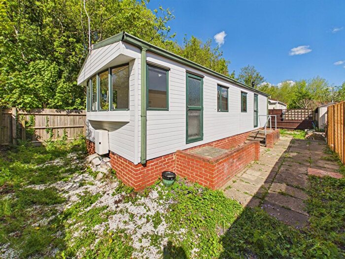 2 Bedroom Park Home For Sale In Scours Lane, Tilehurst, Reading, RG30