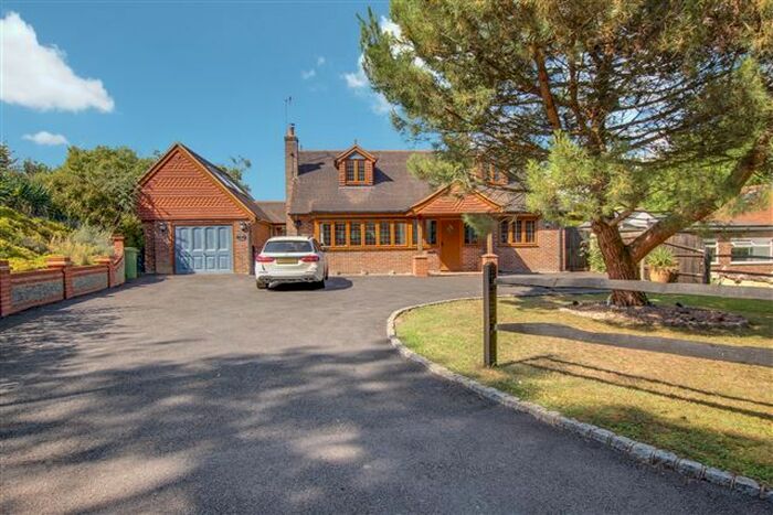 3 Bedroom Detached House To Rent In Reigate Road, Hookwood, Horley RH6