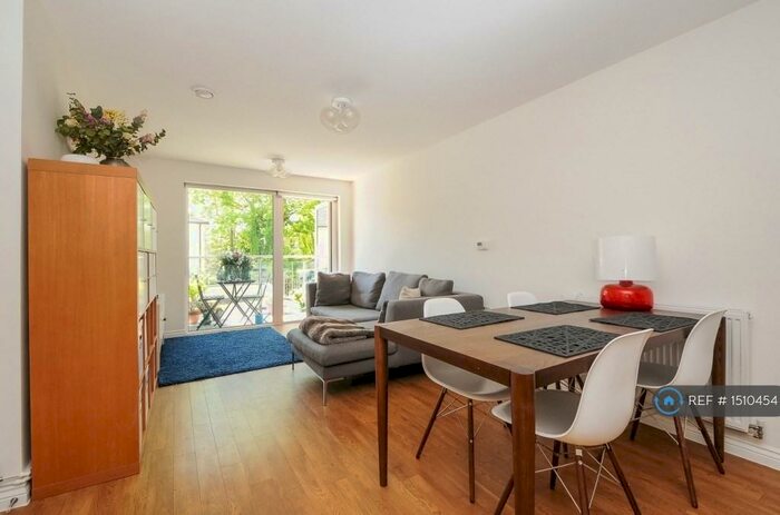 2 Bedroom Flat To Rent In Iconia House, Bromley, BR2