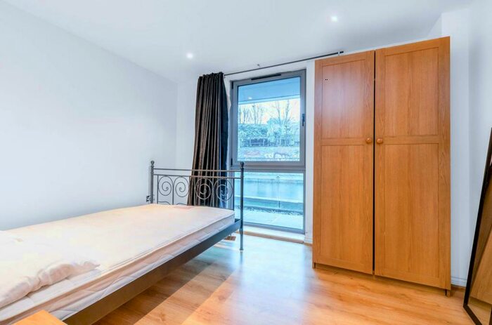 2 Bedroom Flat To Rent In St Pancras Way, Camden, London, NW1