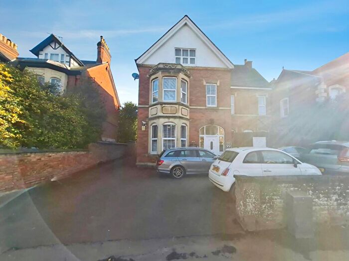 1 Bedroom Apartment For Sale In Bath Road, Swindon, Wiltshire, SN1