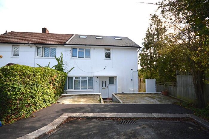 3 Bedroom Flat To Rent In Sycamore Grove, London, NW9