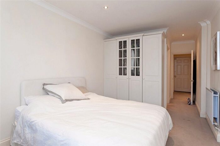 1 Bedroom Flat To Rent In Wimbledon Hill Road, Wimbledon, London, SW19
