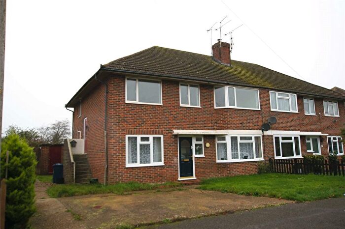 2 Bedroom Terraced House To Rent In Talbot Road, Farnham, Surrey, GU9