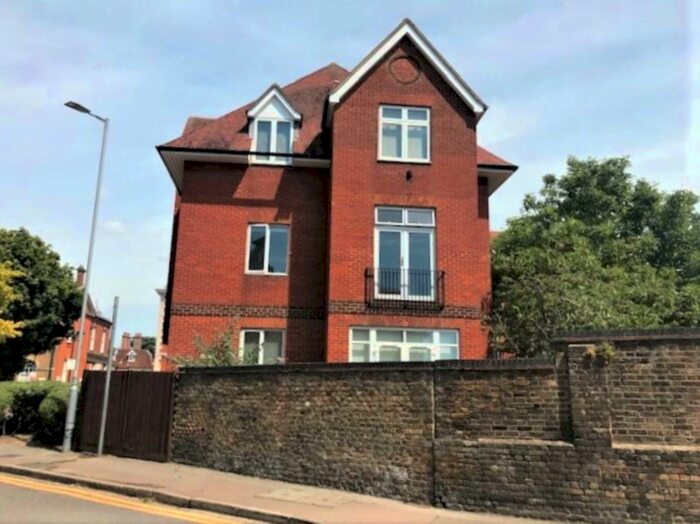 1 Bedroom Apartment To Rent In Bluecoat Court, Hertford, SG14