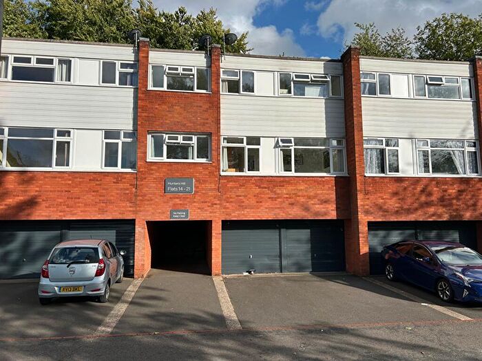 5 Bedroom Maisonette For Sale In Hunters Hill, High Wycombe, HP13