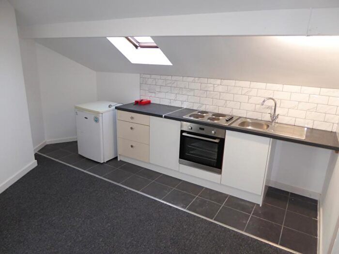 1 Bedroom Flat To Rent In Ashton Road, Harehills, LS8