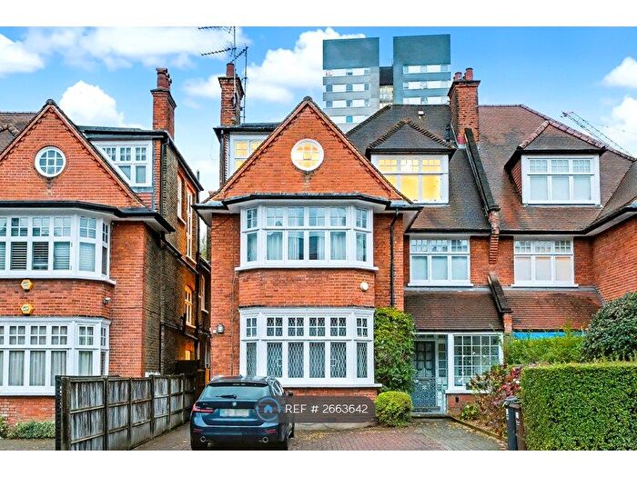 3 Bedroom Flat To Rent In Goldhurst Terrace, London, NW6