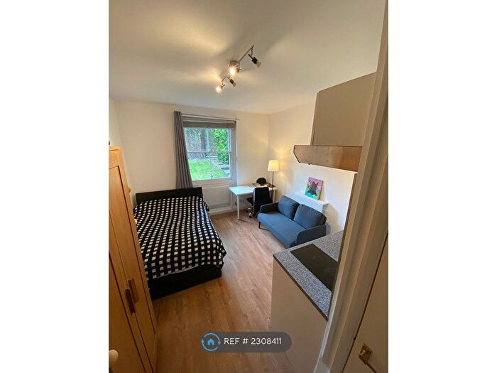 Studio To Rent In Belsize Park, London, NW3