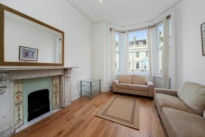 2 Bedroom Flat To Rent In Coleherne Road, London, SW10