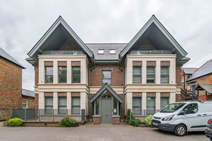 2 Bedroom Flat For Sale In Carlton Road, Ealing, W5