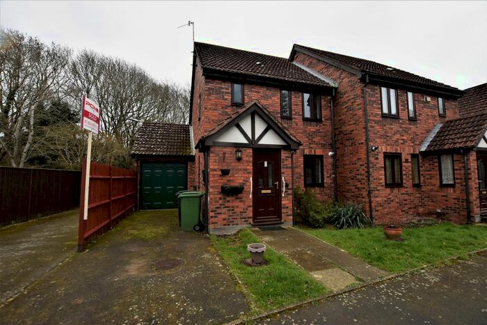 3 Bedroom Semi-Detached House To Rent In Albourne Close, St. Leonards-On-Sea, TN38