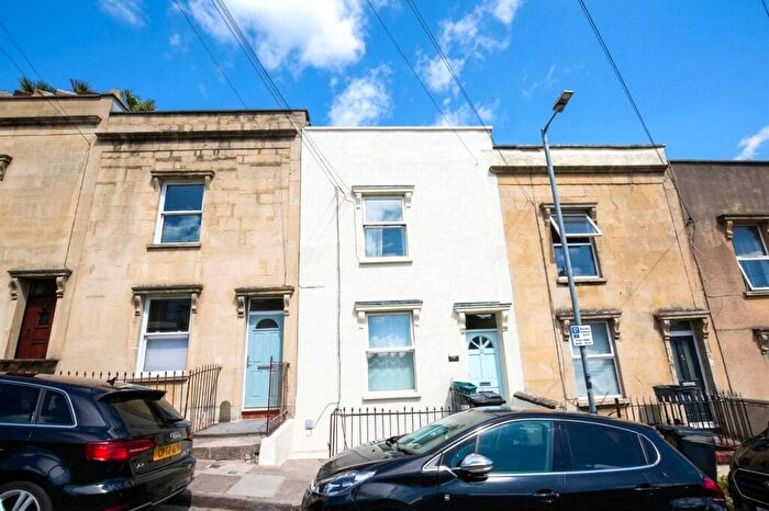 1 Bedroom Apartment For Sale In Mount Pleasant Terrace, Southville, Bristol, BS3
