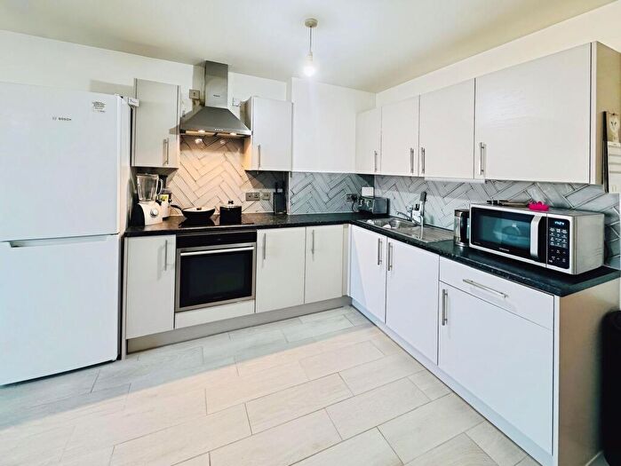 2 Bedroom Flat For Sale In Boulevard Drive, Allard House, NW9