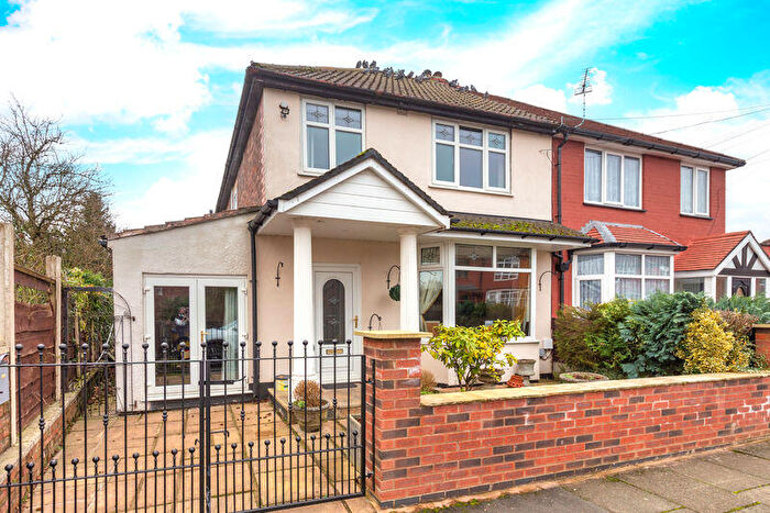 5 Bedroom Semi Detached House For Sale In Sunnyfield Road, Prestwich, Manchester, M25