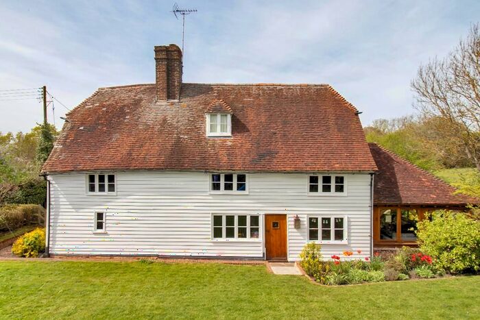 6 Bedroom Detached House For Sale In Benover Road, Yalding, Kent, ME18