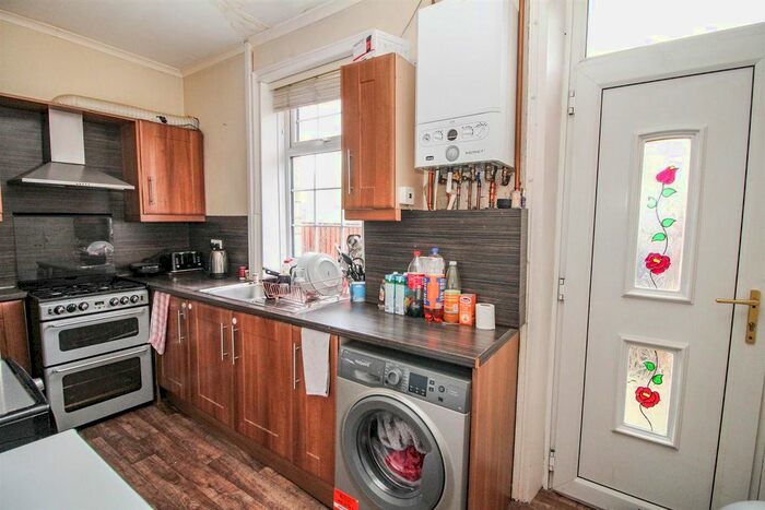 3 Bedroom Terraced House For Sale In Ramsey Street, Bradford, BD5