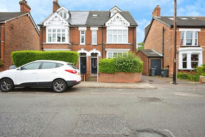 1 Bedroom Apartment For Sale In Foster Hill Road, Bedford, MK40