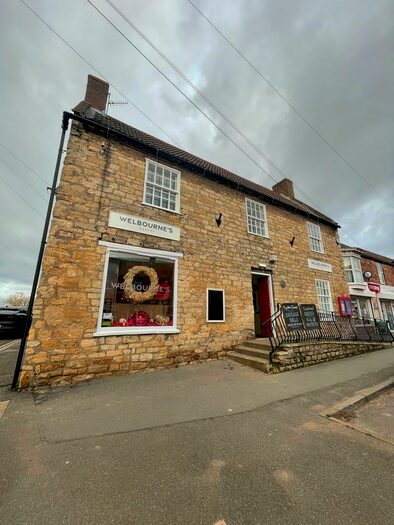 2 Bedroom Flat To Rent In High Street, Navenby, LN5