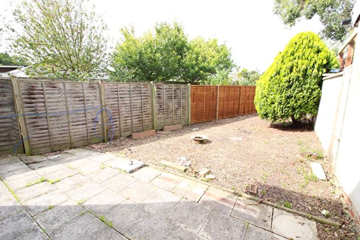 3 Bedroom End Of Terrace House For Sale In Green Lane, Worcester Park, KT4