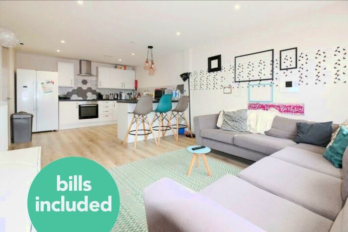 6 Bedroom Flat To Rent In Corner House, Cathays, CF24