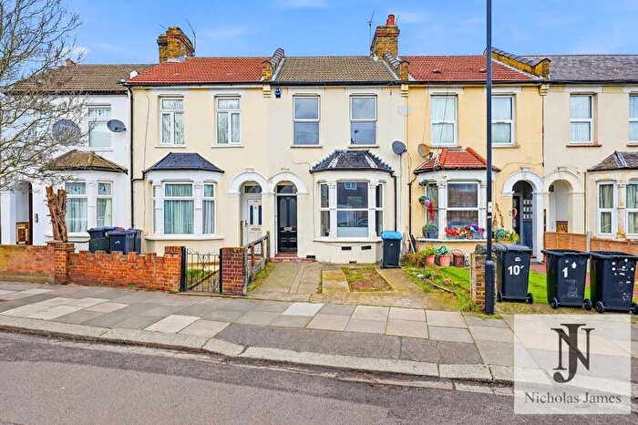 2 Bedroom Terraced House For Sale In Beaconsfield Road, Enfield, EN3