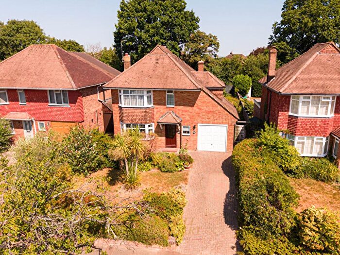 3 Bedroom Detached House For Sale In Crossways Avenue, East Grinstead, RH19