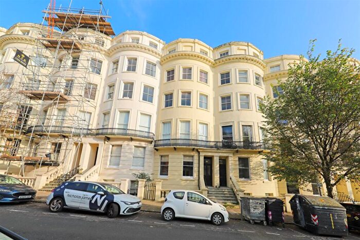2 Bedroom Apartment For Sale In Brunswick Place, Hove, BN3