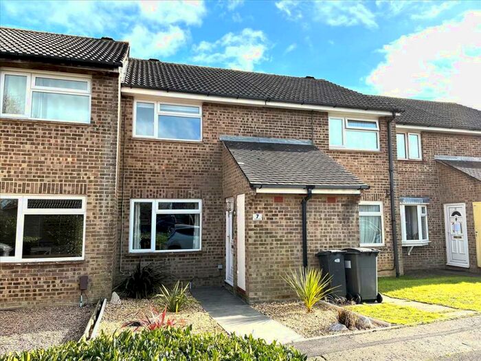 Houses for sale & to rent in BH8 9UT, Castle Point, Muscliff & Strouden