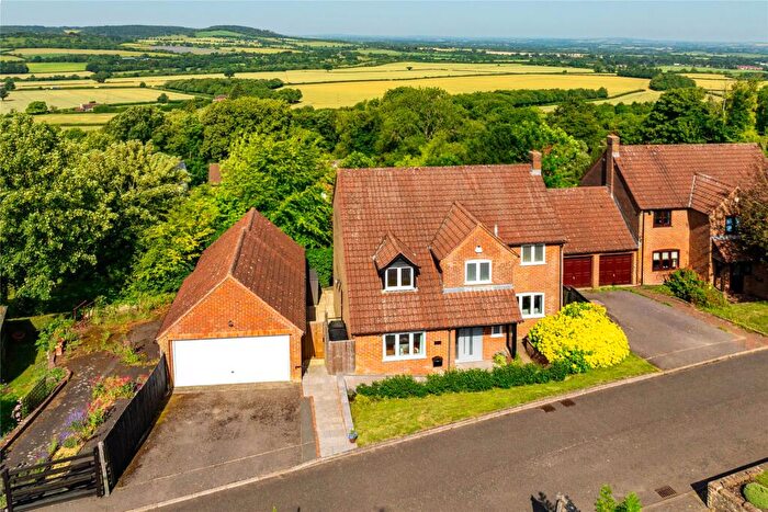 4 Bedroom Detached House For Sale In Violet Close, Loosley Hill, Loosley Row, Buckinghamshire, HP27