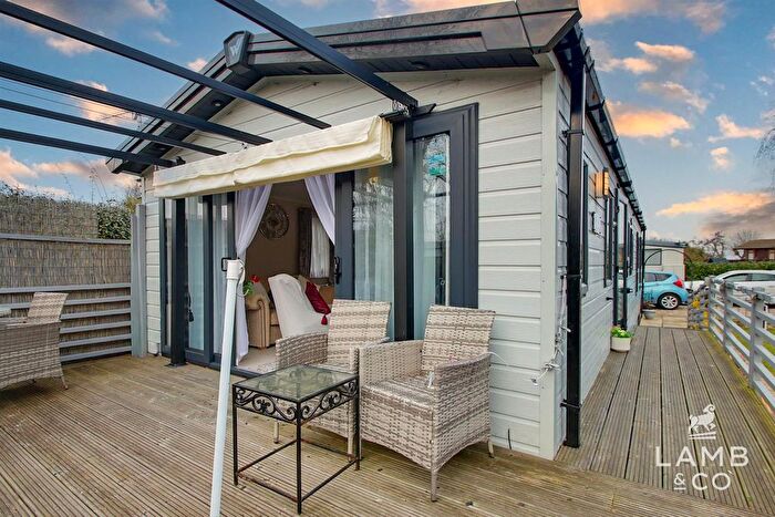 2 Bedroom Park Home For Sale In Leisure Glades Park, St Osyth, CO16