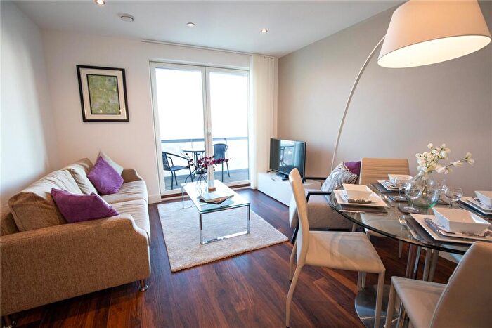 2 Bedroom Apartment To Rent In New Bridge Street Salford, M3