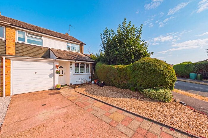 3 Bedroom Semi-Detached House For Sale In Bathurst Road, Winnersh, Wokingham, Berkshire, RG41