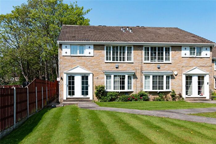 2 Bedroom Apartment For Sale In Scott Hall Road, Leeds, West Yorkshire, LS17