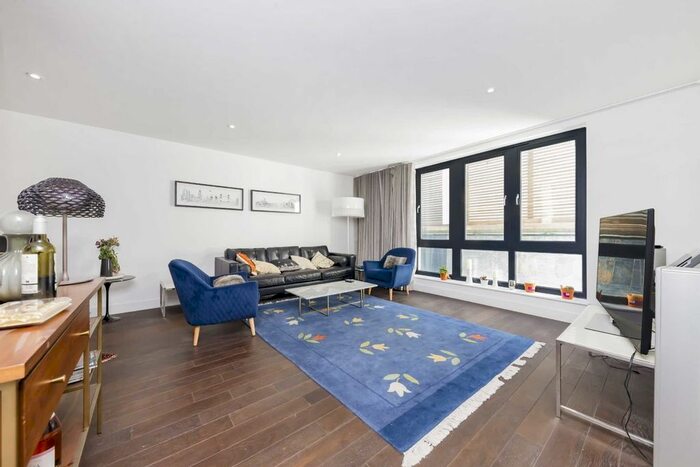 4 Bedroom Property To Rent In Dumpton Place, London, NW1