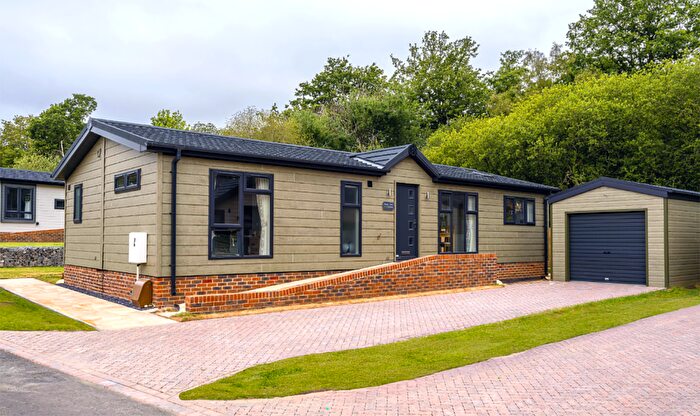 2 Bedroom Park Home For Sale In The Paddocks, Warfield Park, Bracknell, Berkshire, RG42