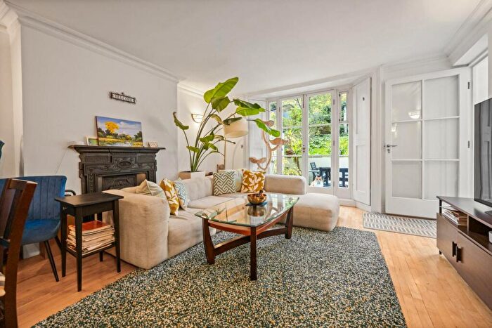 3 Bedroom Flat To Rent In Upper Park Road, Belsize Park, NW3